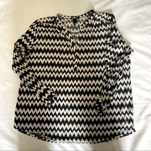 H&M chevon black white shirt